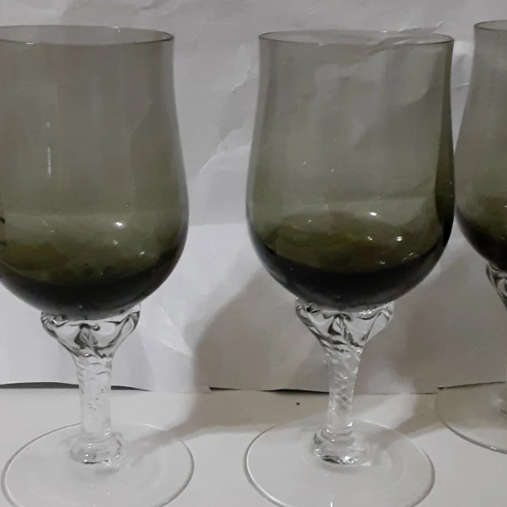 FINAL lvg 8/15 Fostoria or Libby stemware wine goblet smoked glass Elegance 1977 - Picture 1 of 6